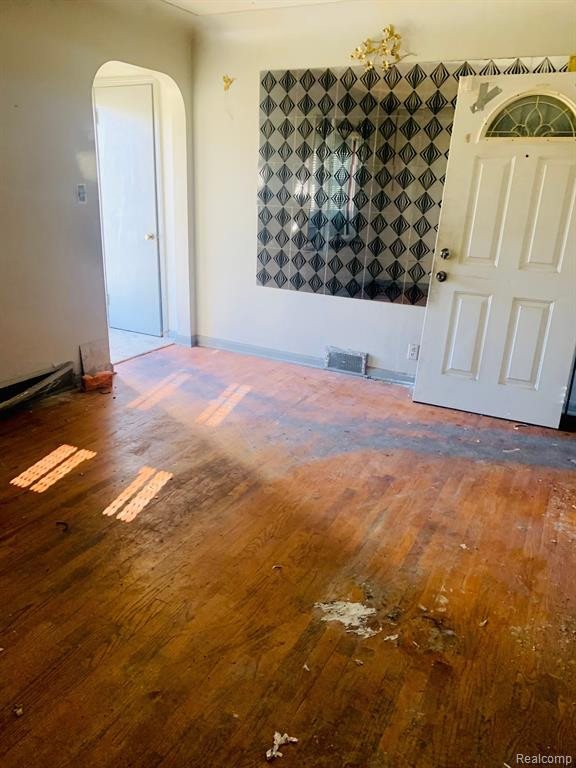 4910 EDWARDS Avenue, Flint, MI 48505 — Photo 7