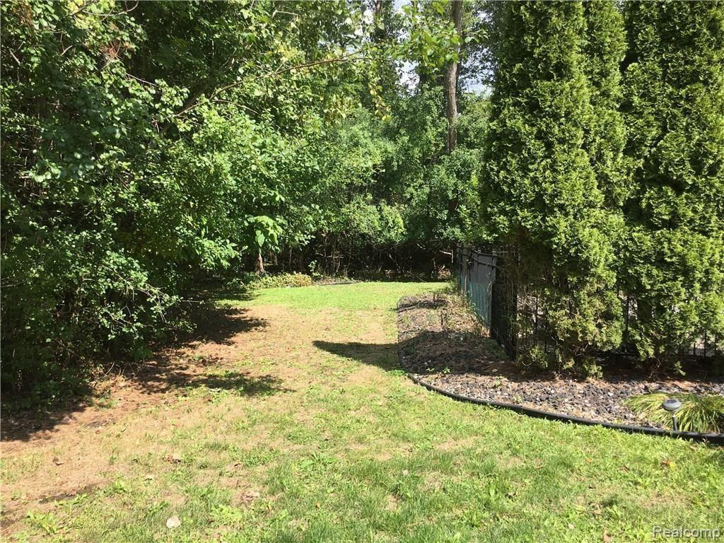 4702 MADA Court, West Bloomfield, MI — Photo 16