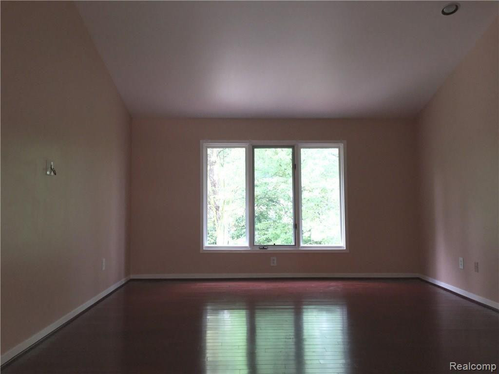 4702 MADA Court, West Bloomfield, MI — Photo 20