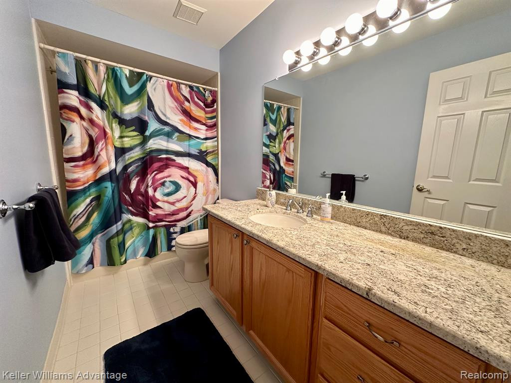 35310 Lone Pine Lane, Farmington Hills, MI 48335 — Photo 18