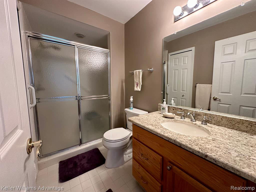 35310 Lone Pine Lane, Farmington Hills, MI 48335 — Photo 21