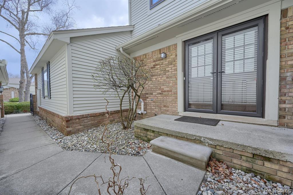 6023 PEBBLE LANE Court, West Bloomfield, MI — Photo 3