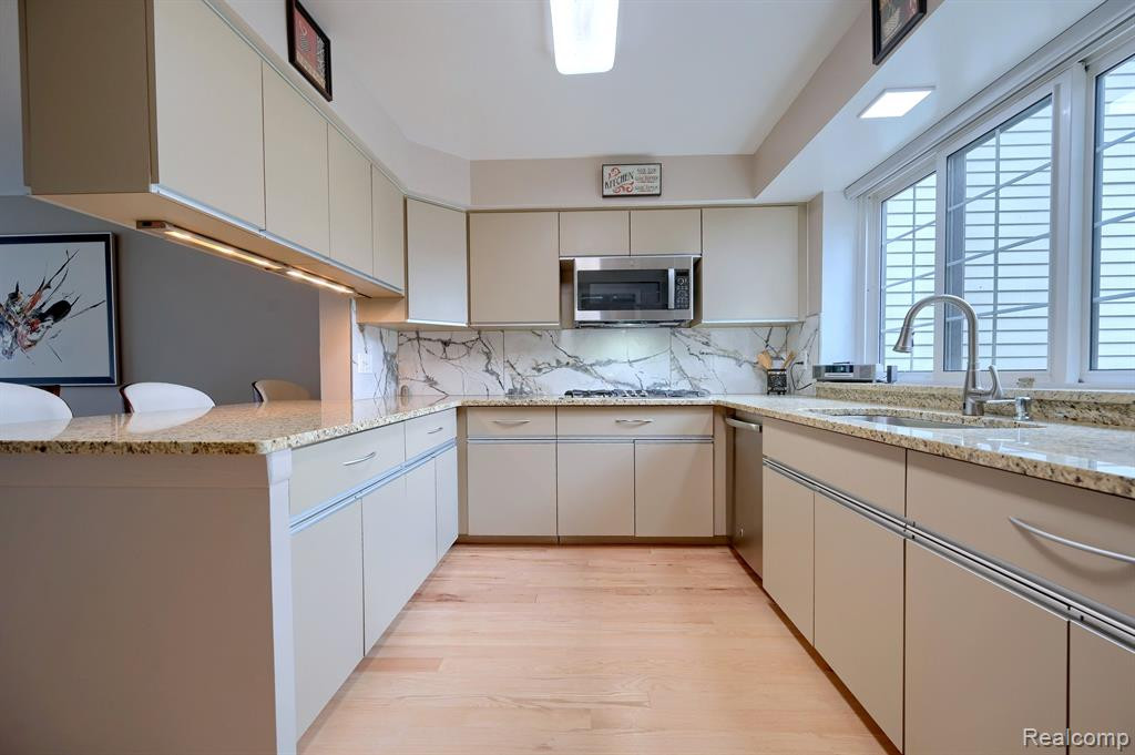 6023 PEBBLE LANE Court, West Bloomfield, MI — Photo 15