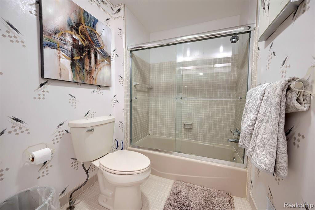 6023 PEBBLE LANE Court, West Bloomfield, MI — Photo 32