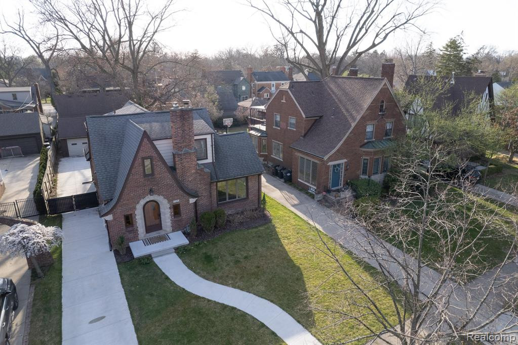 725 LINCOLN Road, Grosse Pointe, MI 48230 — Photo 3