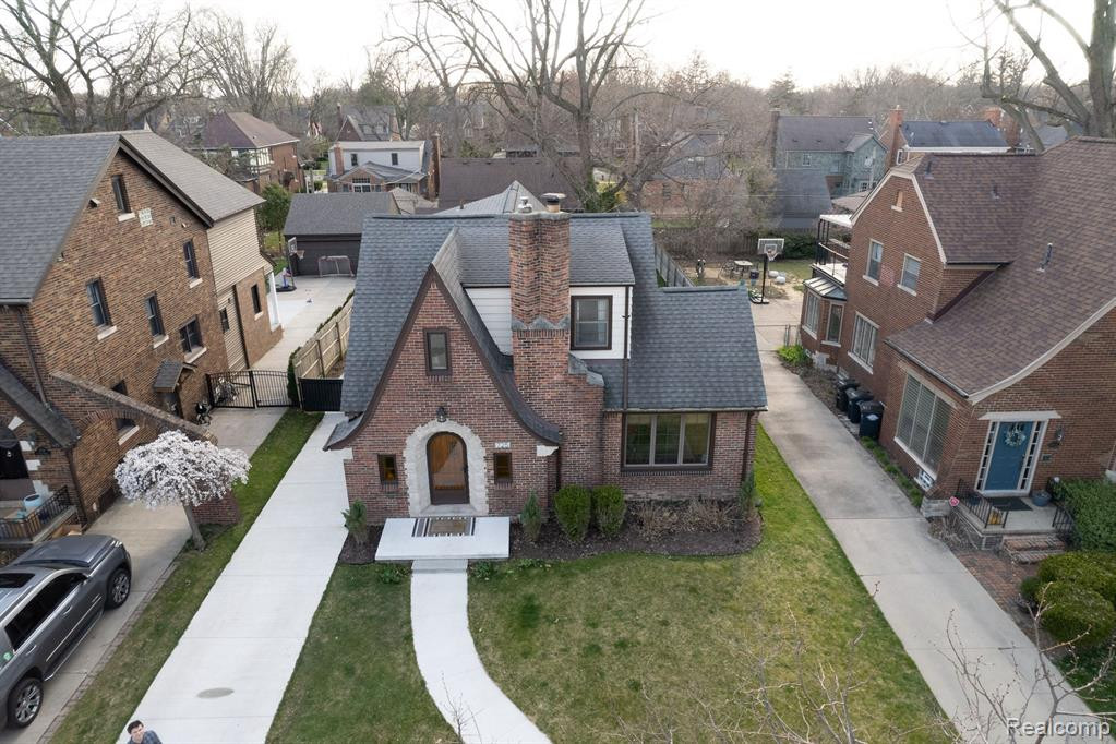 725 LINCOLN Road, Grosse Pointe, MI 48230 — Photo 4