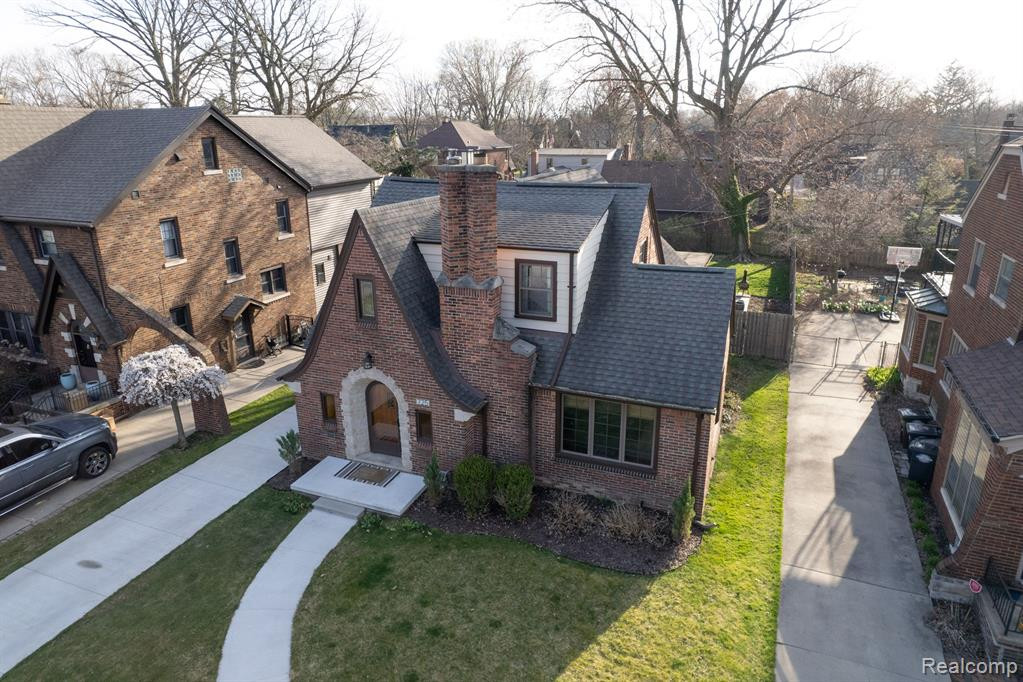 725 LINCOLN Road, Grosse Pointe, MI 48230 — Photo 7