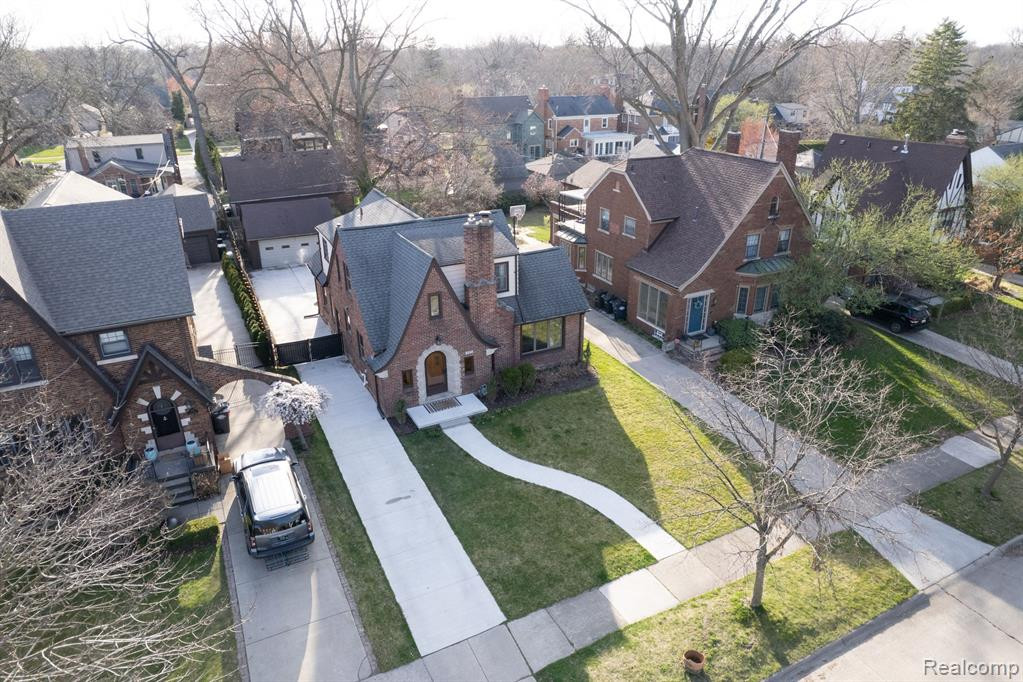 725 LINCOLN Road, Grosse Pointe, MI 48230 — Photo 8