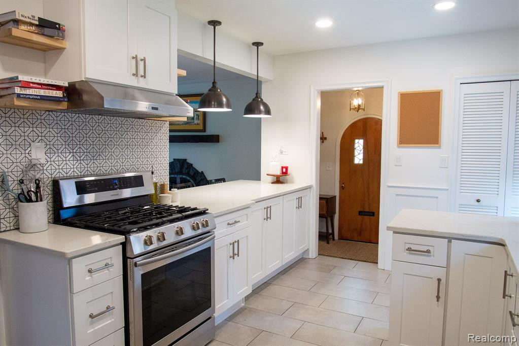 725 LINCOLN Road, Grosse Pointe, MI 48230 — Photo 14