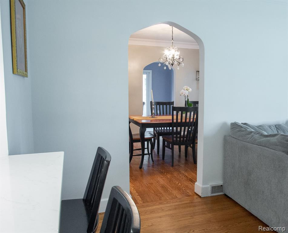 725 LINCOLN Road, Grosse Pointe, MI 48230 — Photo 18