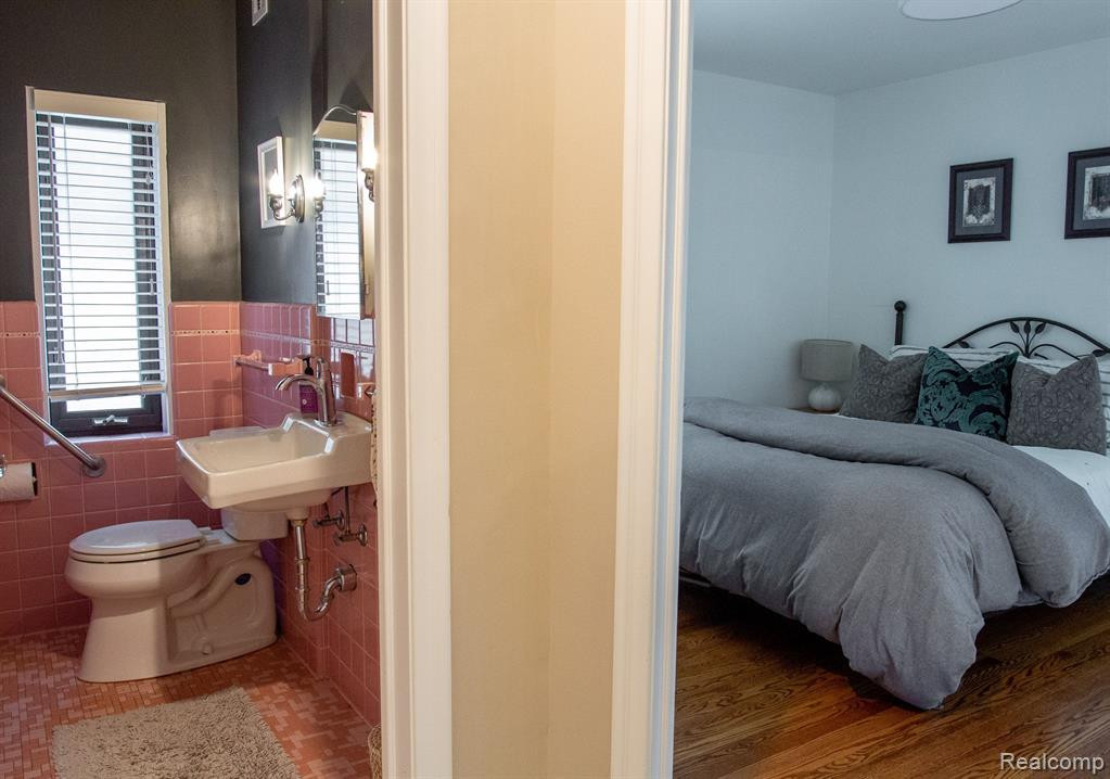 725 LINCOLN Road, Grosse Pointe, MI 48230 — Photo 23