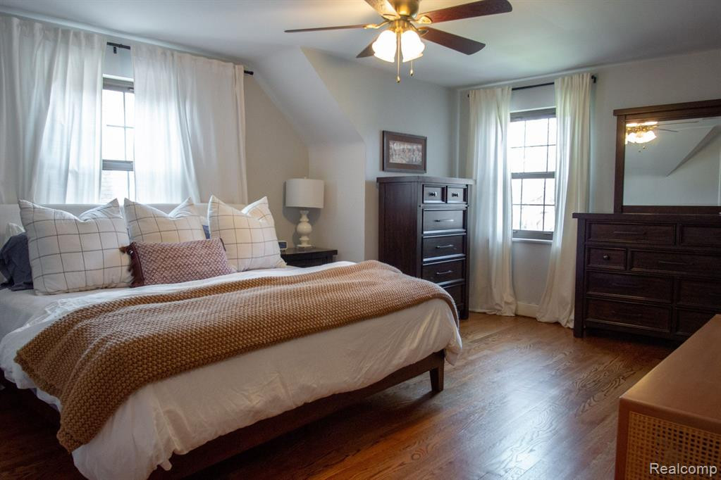 725 LINCOLN Road, Grosse Pointe, MI 48230 — Photo 32