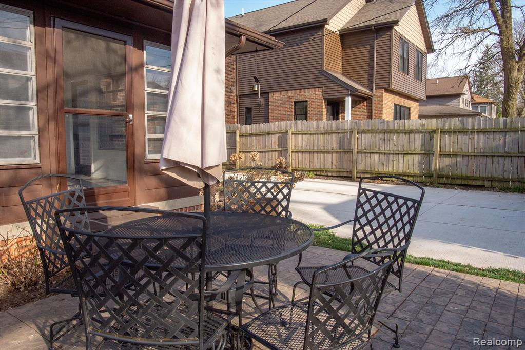 725 LINCOLN Road, Grosse Pointe, MI 48230 — Photo 55