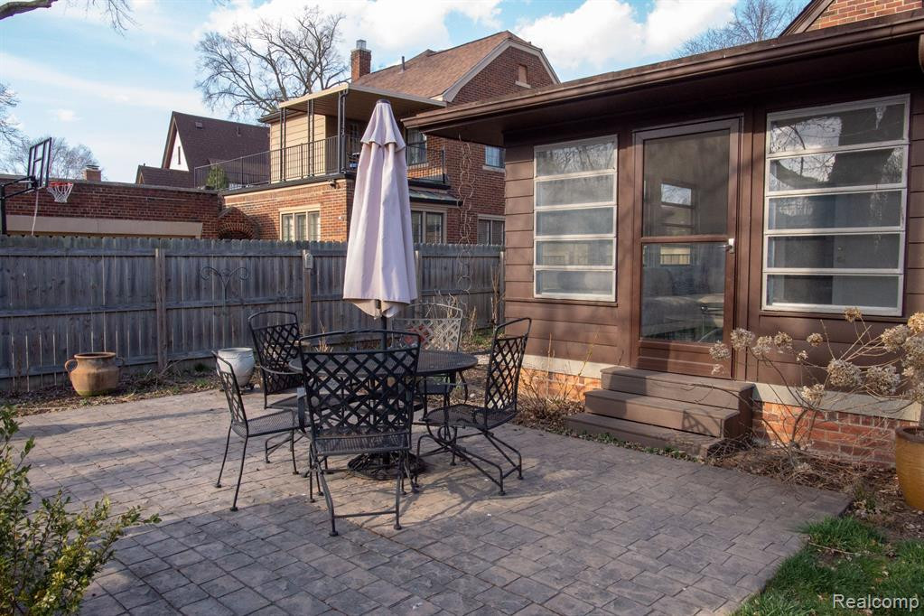 725 LINCOLN Road, Grosse Pointe, MI 48230 — Photo 56