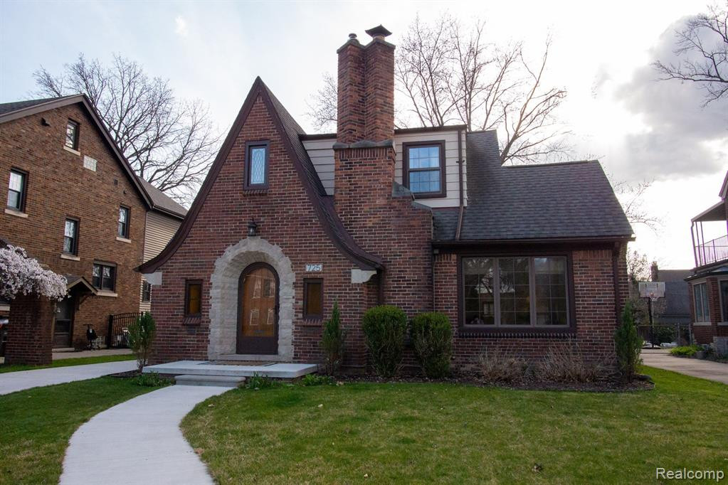 725 LINCOLN Road, Grosse Pointe, MI 48230 — Photo 60