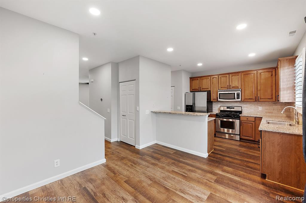 328 RED RYDER Drive, Plymouth, MI 48170 — Photo 12