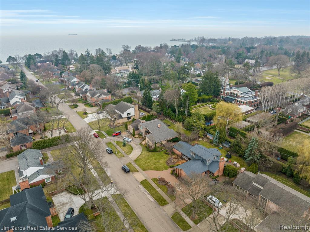 55 WOODLAND SHORES Drive, Grosse Pointe Shores, MI 48236 — Photo 2