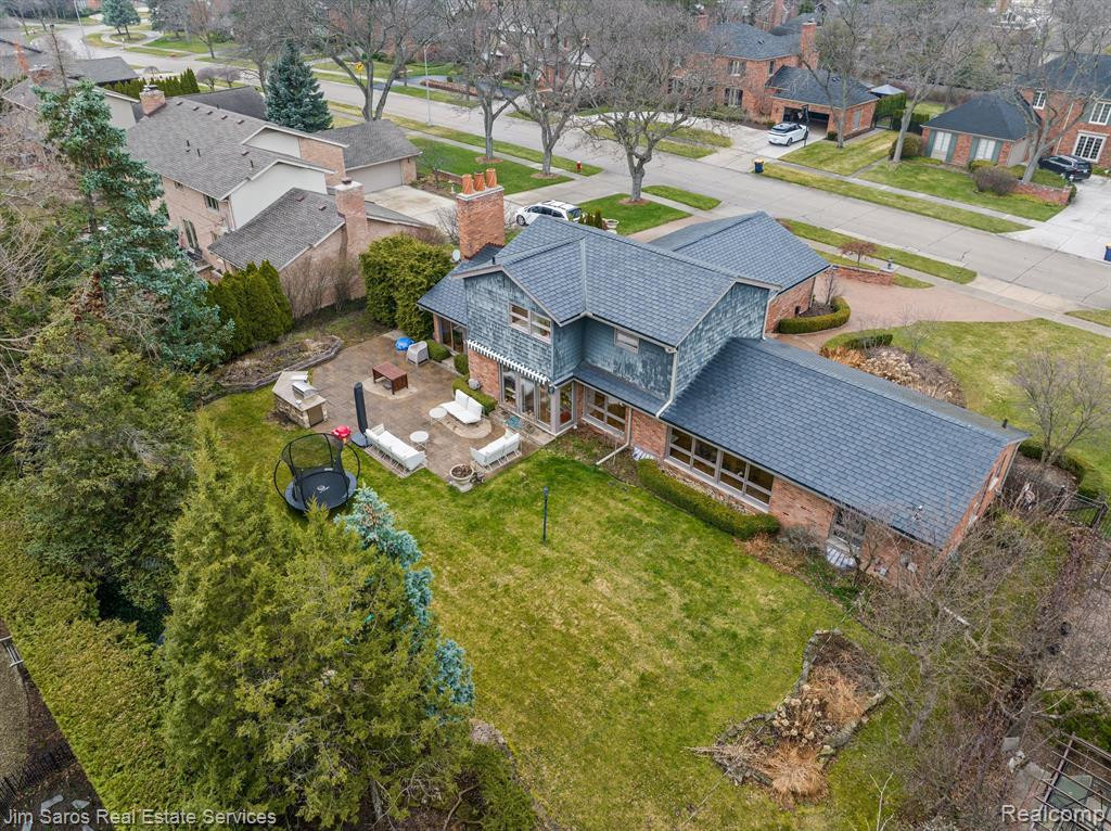 55 WOODLAND SHORES Drive, Grosse Pointe Shores, MI 48236 — Photo 3