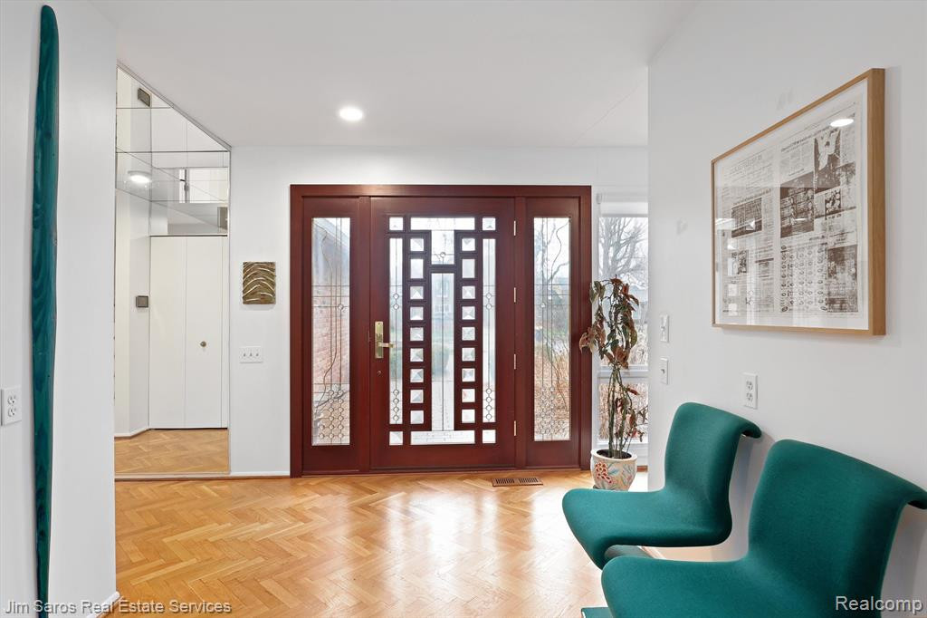 55 WOODLAND SHORES Drive, Grosse Pointe Shores, MI 48236 — Photo 15