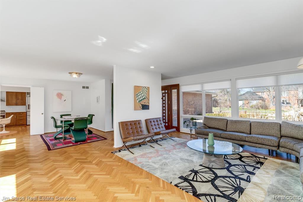 55 WOODLAND SHORES Drive, Grosse Pointe Shores, MI 48236 — Photo 18