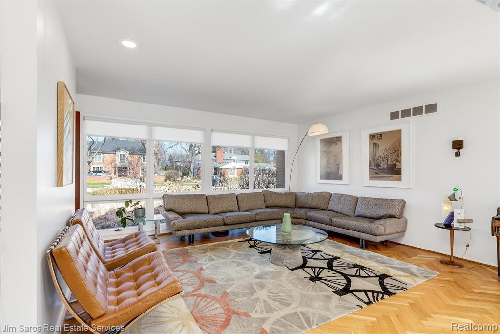 55 WOODLAND SHORES Drive, Grosse Pointe Shores, MI 48236 — Photo 21