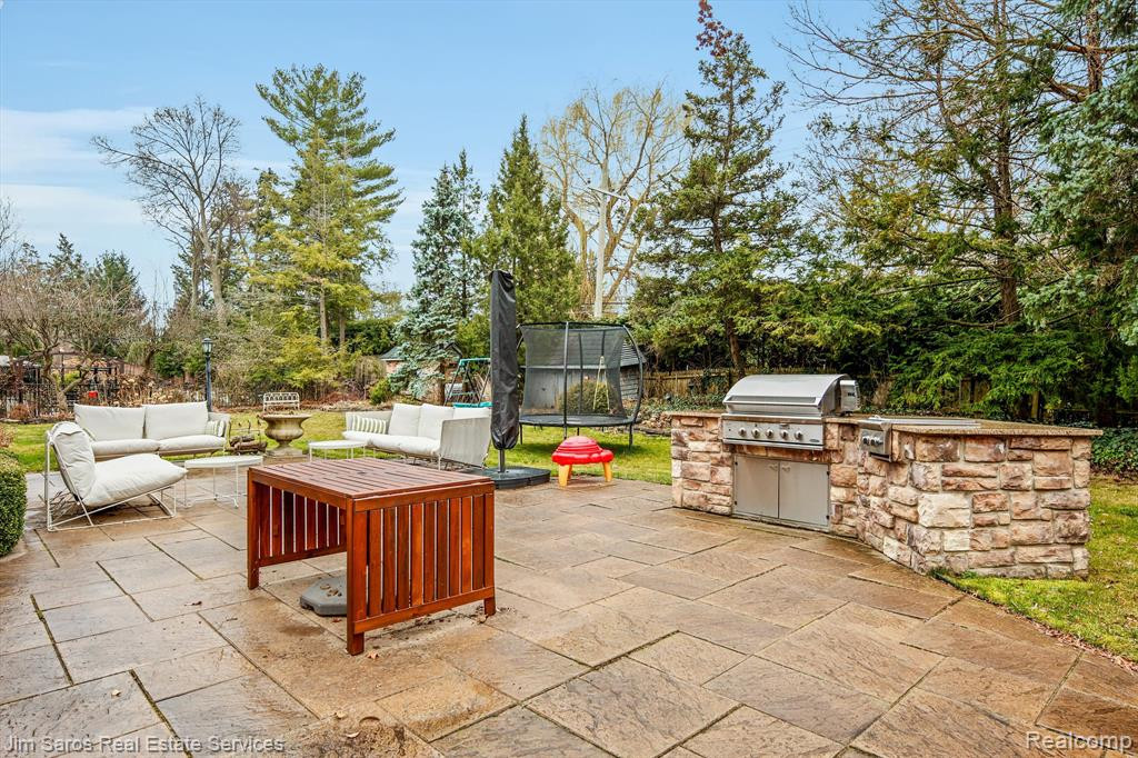 55 WOODLAND SHORES Drive, Grosse Pointe Shores, MI 48236 — Photo 39