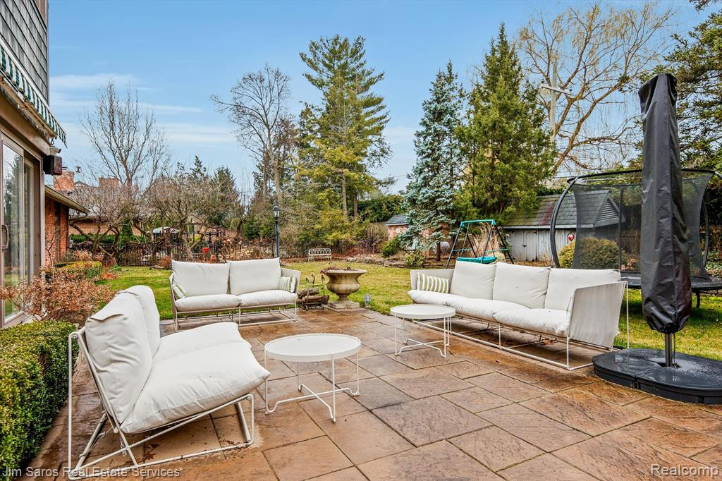 55 WOODLAND SHORES Drive, Grosse Pointe Shores, MI 48236 — Photo 41