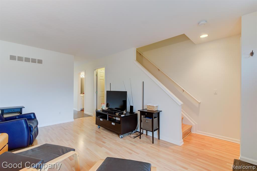 4931 CROOKS Road, Royal Oak, MI 48073 — Photo 3