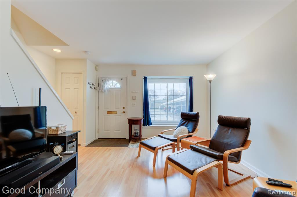 4931 CROOKS Road, Royal Oak, MI 48073 — Photo 4