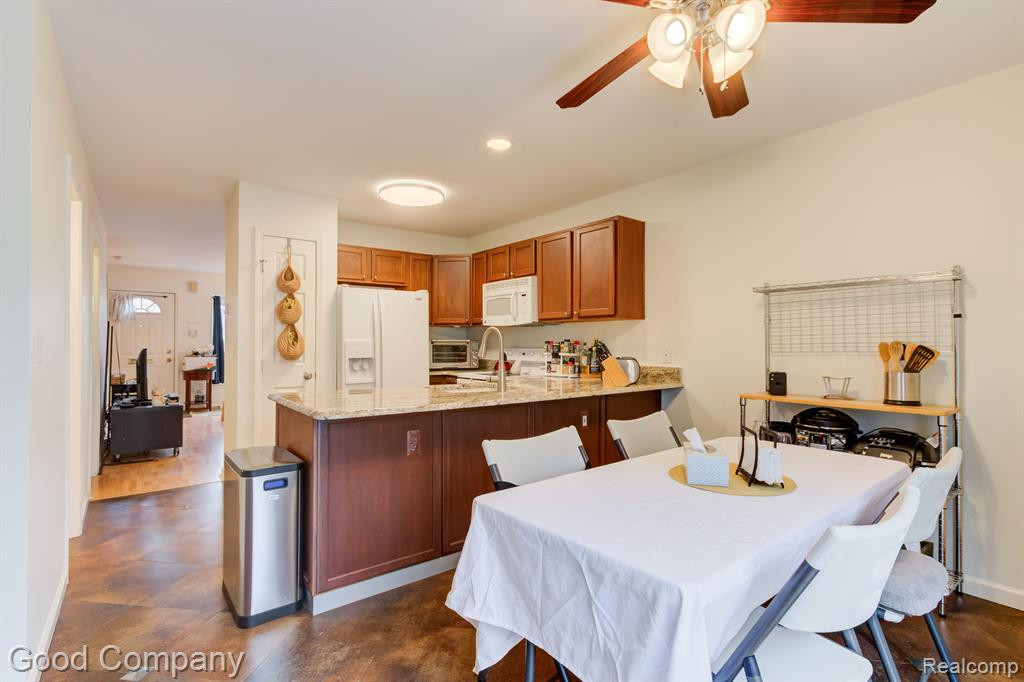 4931 CROOKS Road, Royal Oak, MI 48073 — Photo 8