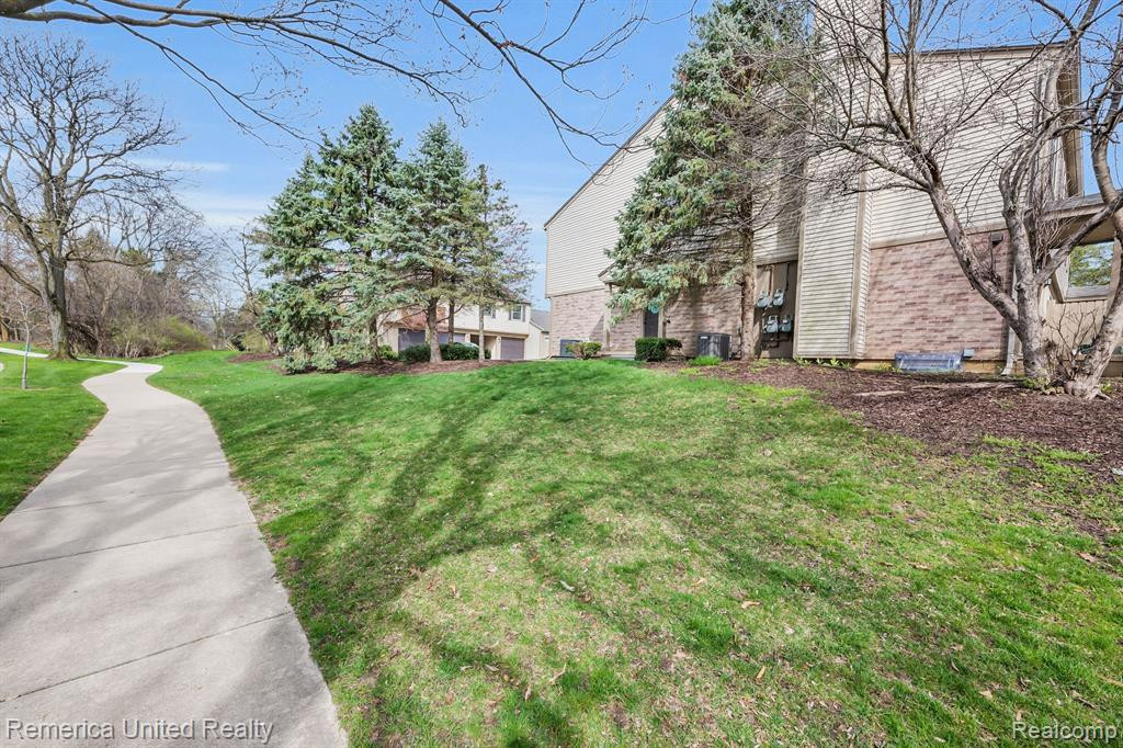3048 FOREST CREEK Court, 48, Ann Arbor, MI 48108 — Photo 2