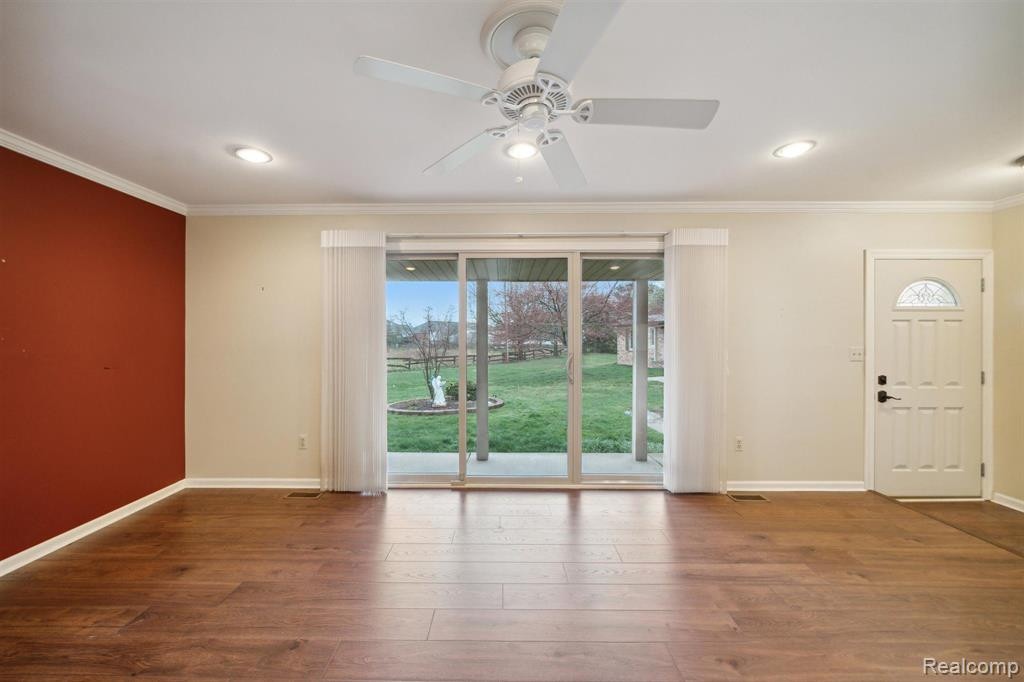 49420 MAYFLOWER, 57, Shelby Twp, MI 48315 — Photo 6