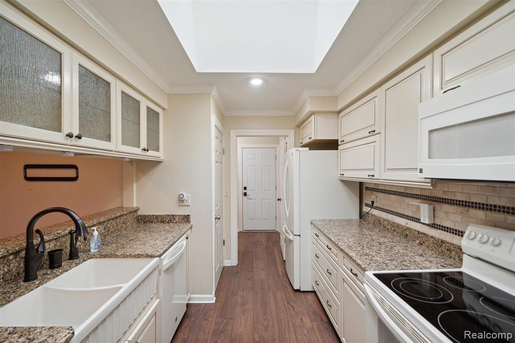 49420 MAYFLOWER, 57, Shelby Twp, MI 48315 — Photo 7