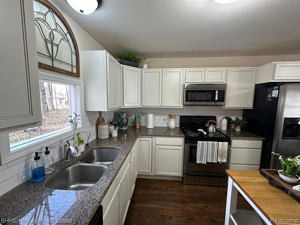 5625 FERNLANDS, Pinckney, MI 48169 — Photo 16