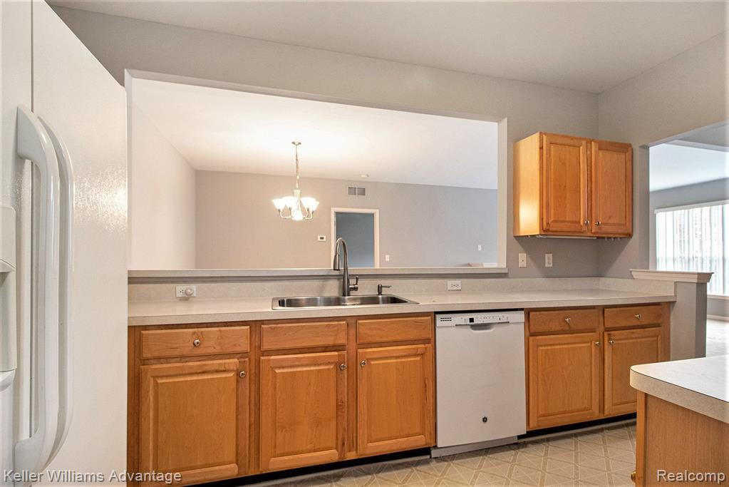 16747 Carriage Way, Northville, MI 48168 — Photo 8