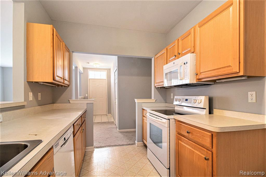 16747 Carriage Way, Northville, MI 48168 — Photo 9