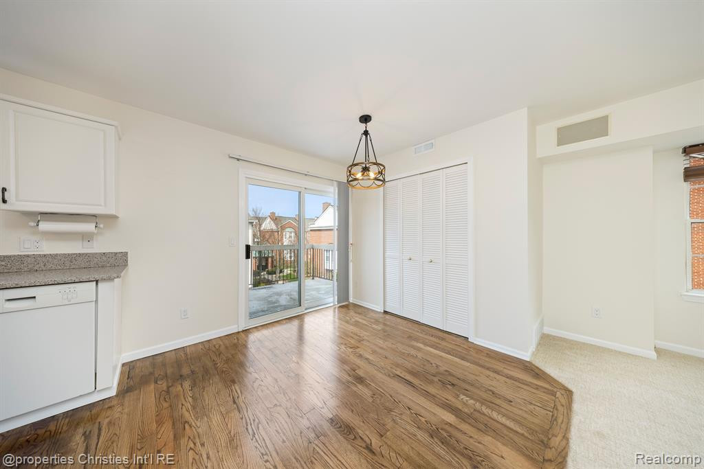 154 ALLENHURST Avenue, Royal Oak, MI 48067 — Photo 11