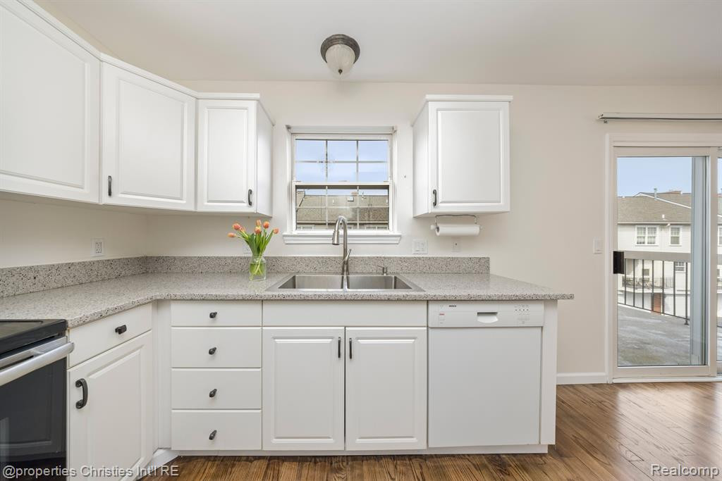 154 ALLENHURST Avenue, Royal Oak, MI 48067 — Photo 13