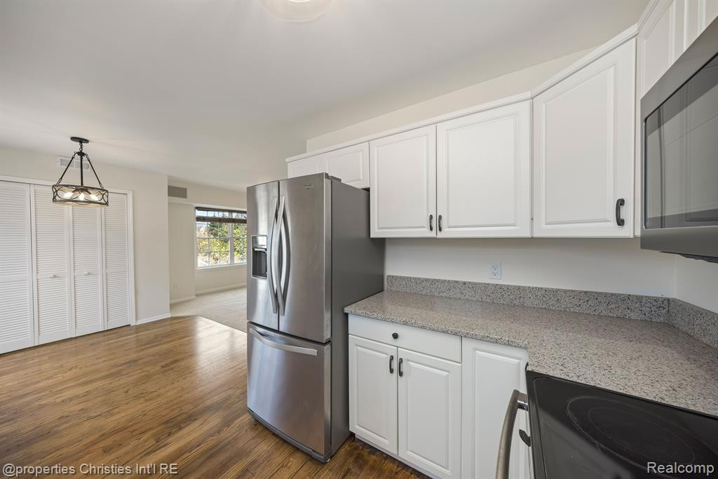 154 ALLENHURST Avenue, Royal Oak, MI 48067 — Photo 15