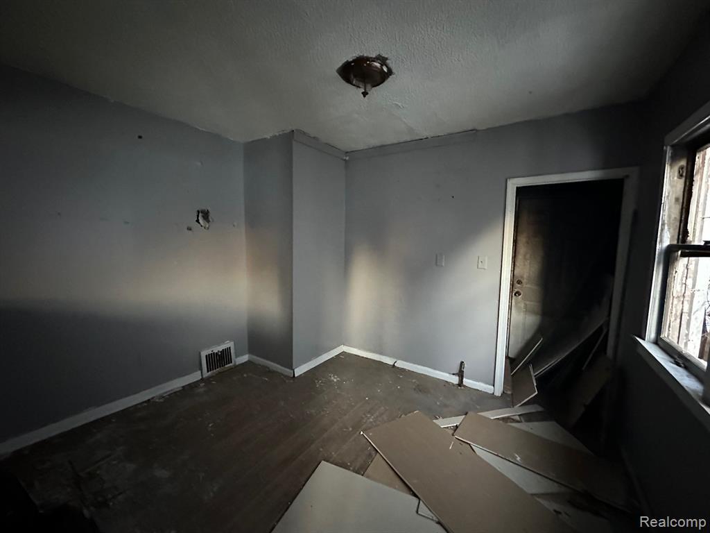 9592 MEYERS Road, Detroit, MI 48227 — Photo 6