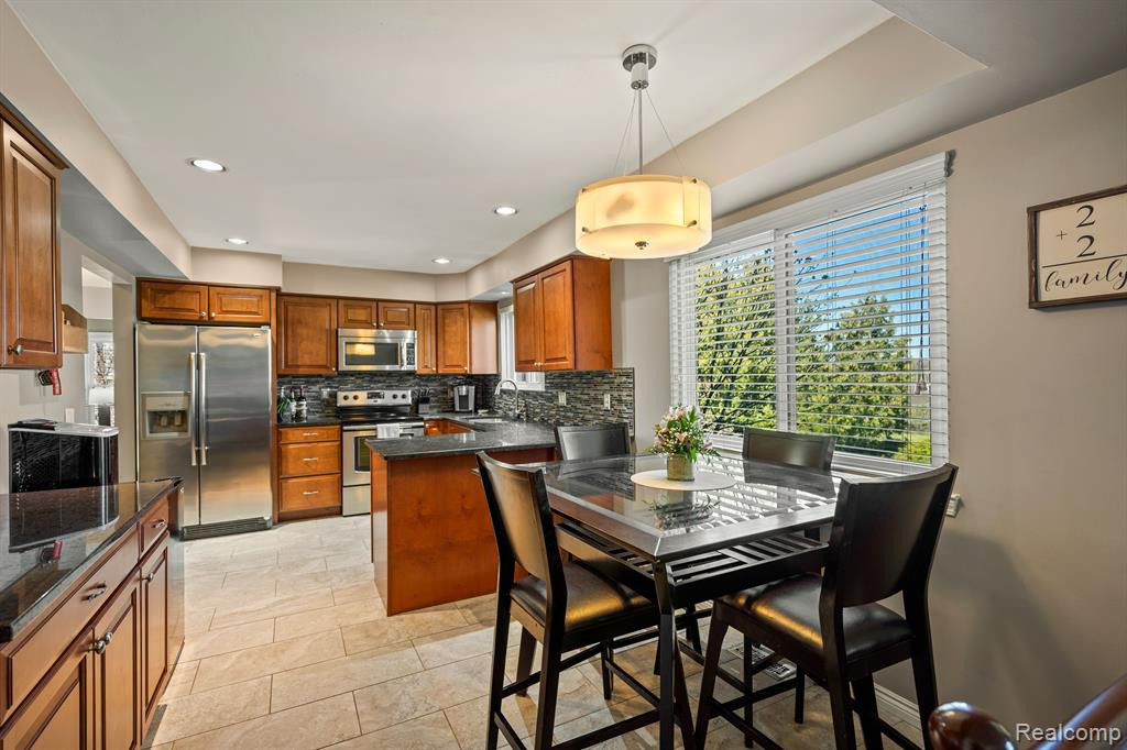 840 DAHLIA Lane, Rochester Hills, MI 48307 — Photo 25
