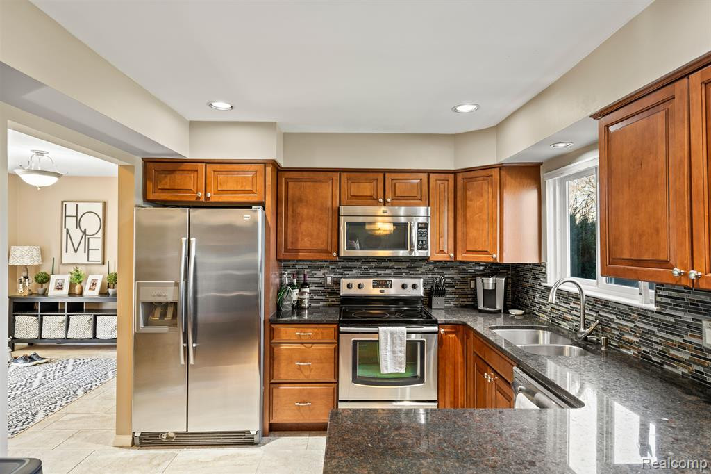 840 DAHLIA Lane, Rochester Hills, MI 48307 — Photo 26