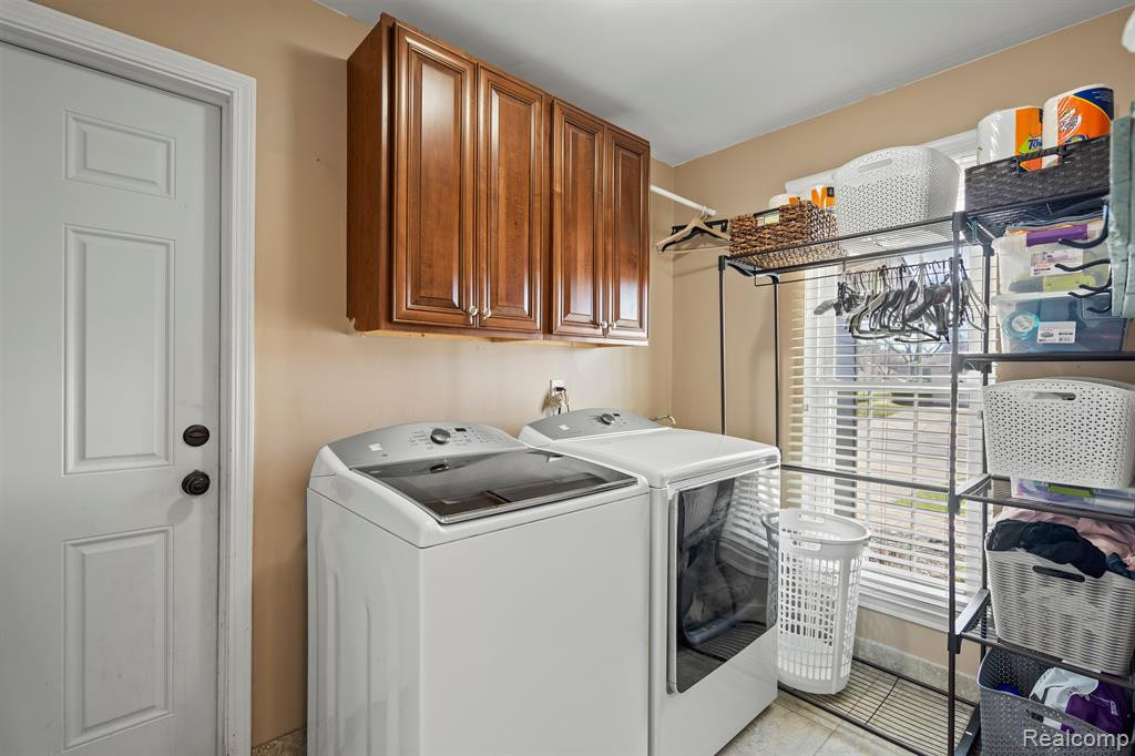 840 DAHLIA Lane, Rochester Hills, MI 48307 — Photo 28