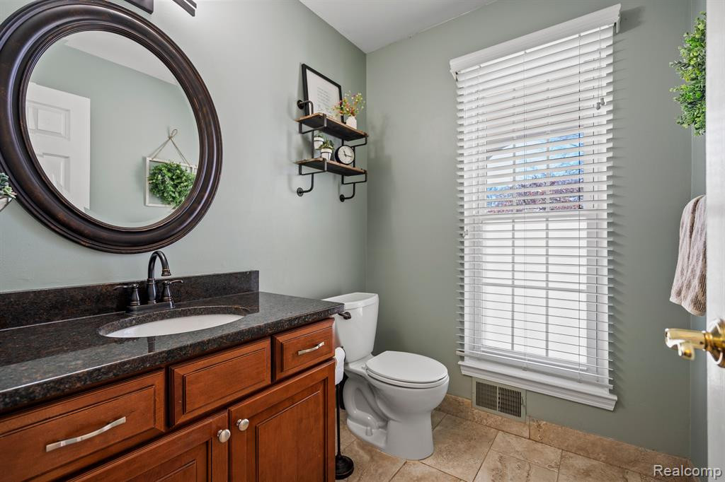 840 DAHLIA Lane, Rochester Hills, MI 48307 — Photo 29