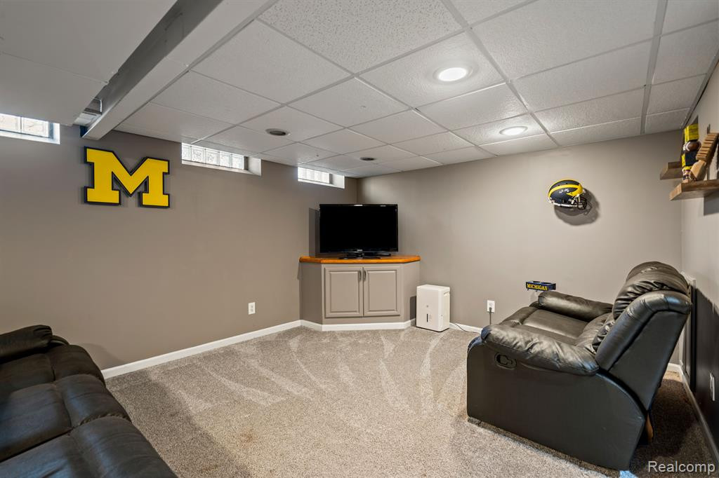 840 DAHLIA Lane, Rochester Hills, MI 48307 — Photo 32