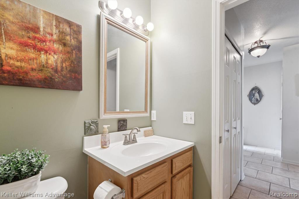5437 ELMHURST Drive, 62, Trenton, MI 48183 — Photo 5