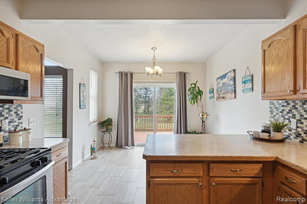 5437 ELMHURST Drive, 62, Trenton, MI 48183 — Photo 7