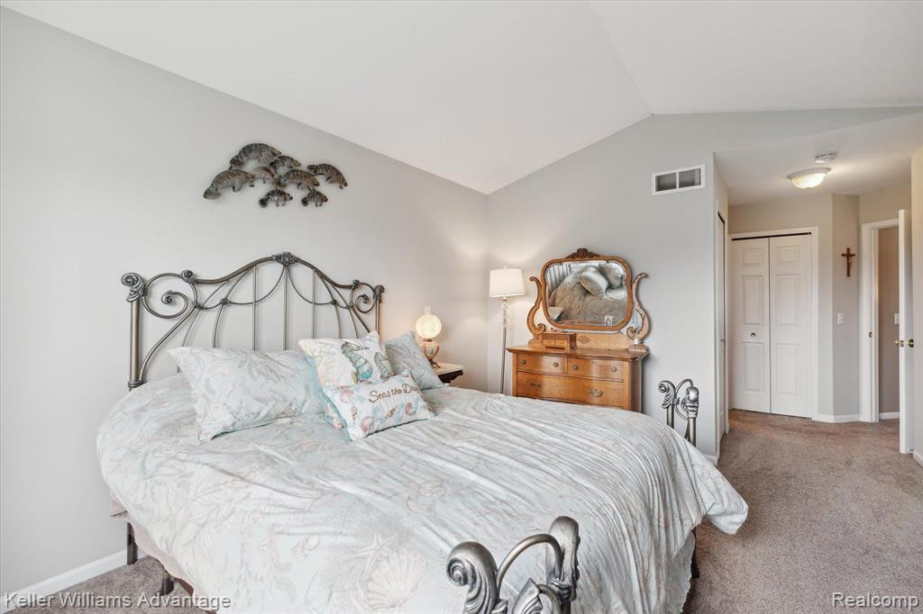 5437 ELMHURST Drive, 62, Trenton, MI 48183 — Photo 29
