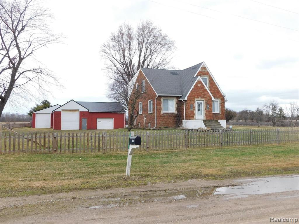 8753 HOLLOW CORNERS Road, Almont, MI 48003 — front exterior
