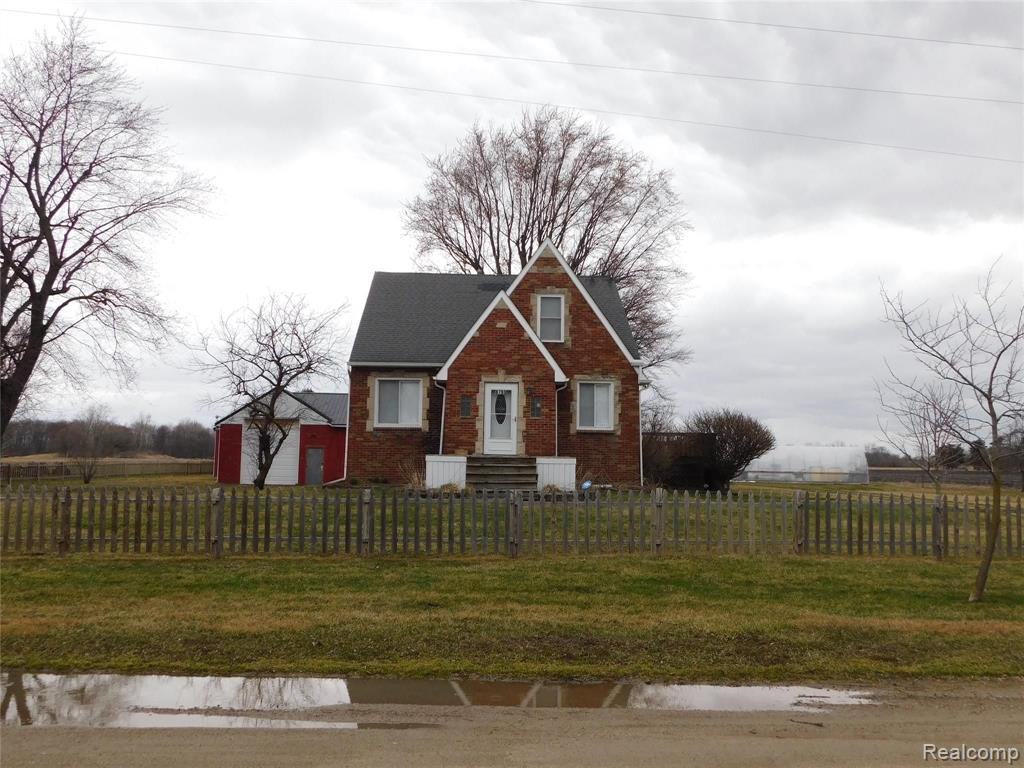 8753 HOLLOW CORNERS Road, Almont, MI 48003 — Photo 4